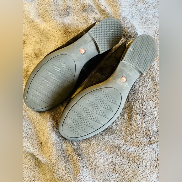 Clarks Women's Un.Blush Cove size 9 in Black Combination of suede and buckle - Picture 5 of 7